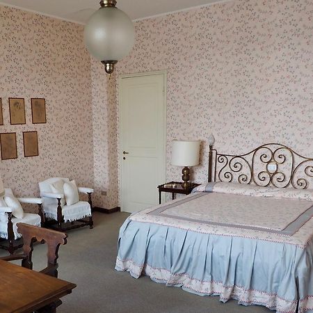 Bed and Breakfast Casa Mondadori à Meina Extérieur photo